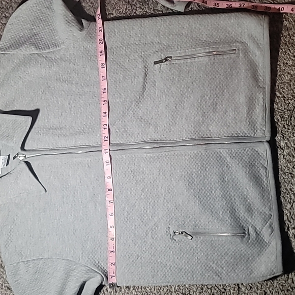 STUNNING JENNIFER MOORE GREY ZIP UP QUILTED SWEATSHIRT - Picture 5 of 6